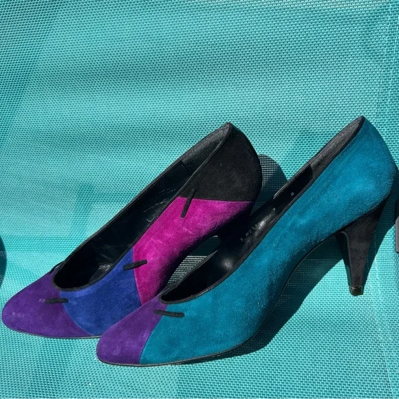 Stuart Weitzman Vintage Gem Multicolor Suede      3 1/2” Heels Size 9 - Picture 4 of 12